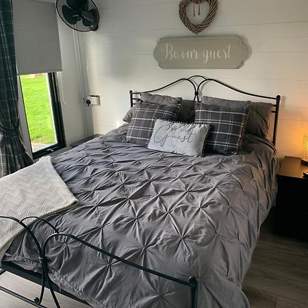 Dolafon Farm Luxury Glamping Cabin With Hot Tub St Asaph Eksteriør bilde