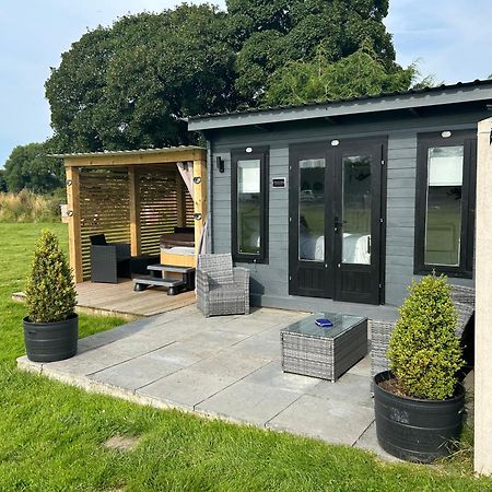 Dolafon Farm Luxury Glamping Cabin With Hot Tub St Asaph Eksteriør bilde