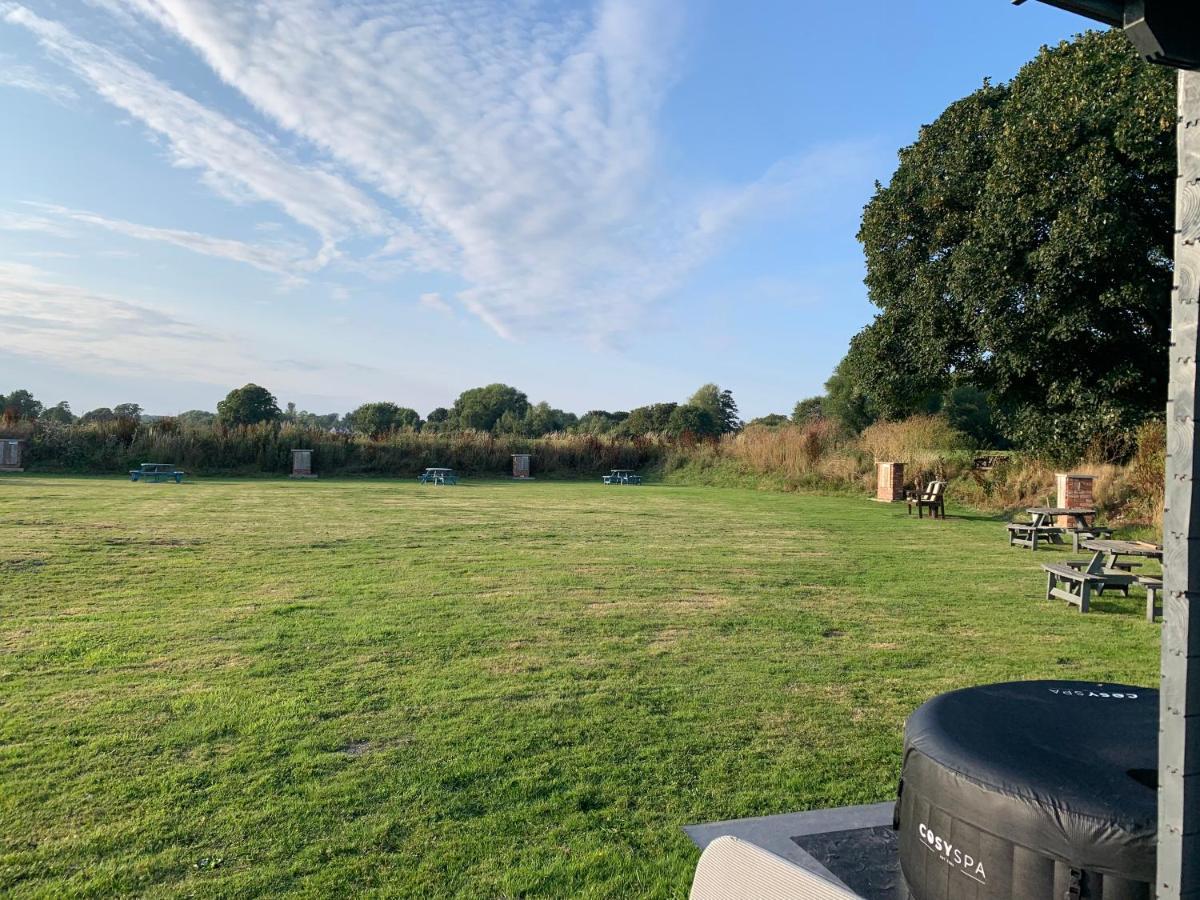 Dolafon Farm Luxury Glamping Cabin With Hot Tub St Asaph Eksteriør bilde