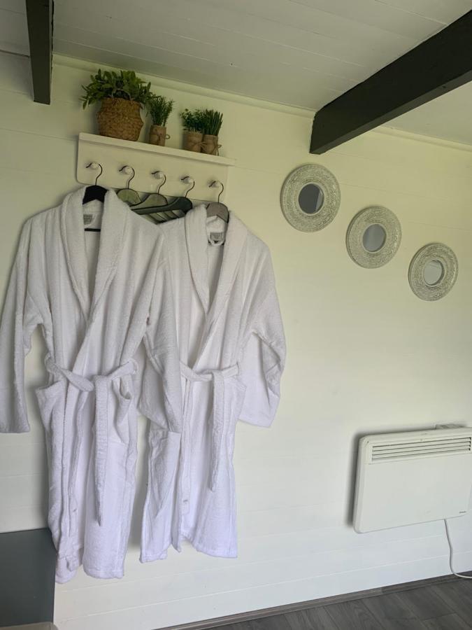 Dolafon Farm Luxury Glamping Cabin With Hot Tub St Asaph Eksteriør bilde